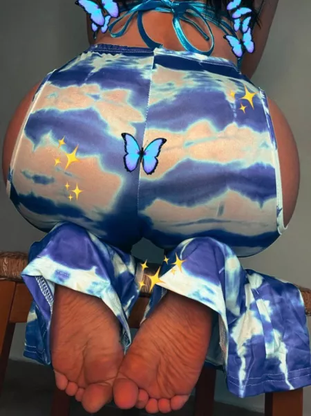 Italian feet by Spinnesse