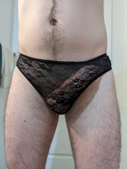 It's 2022, lace shouldn't just be gendered anymore by Bookie_Monster86