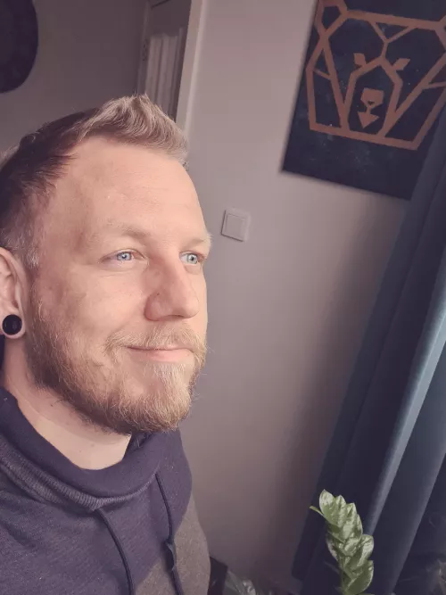 It's a bit gloomy outside. But thank god we gamers love the inside 😋 by Socks2877