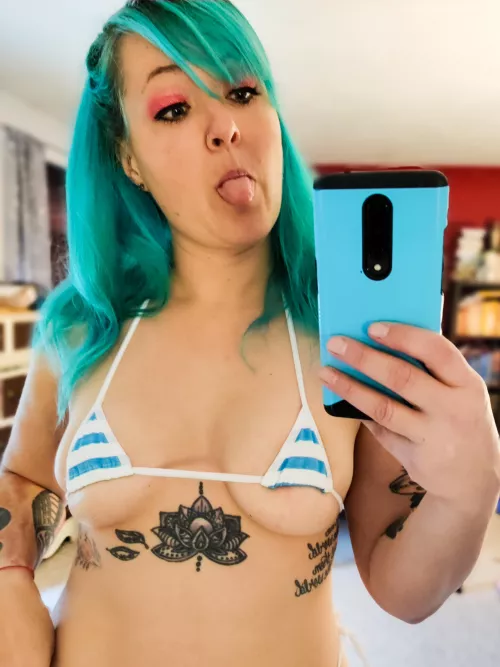 It's a good day to stick my tongue out. by gothic_popsicle