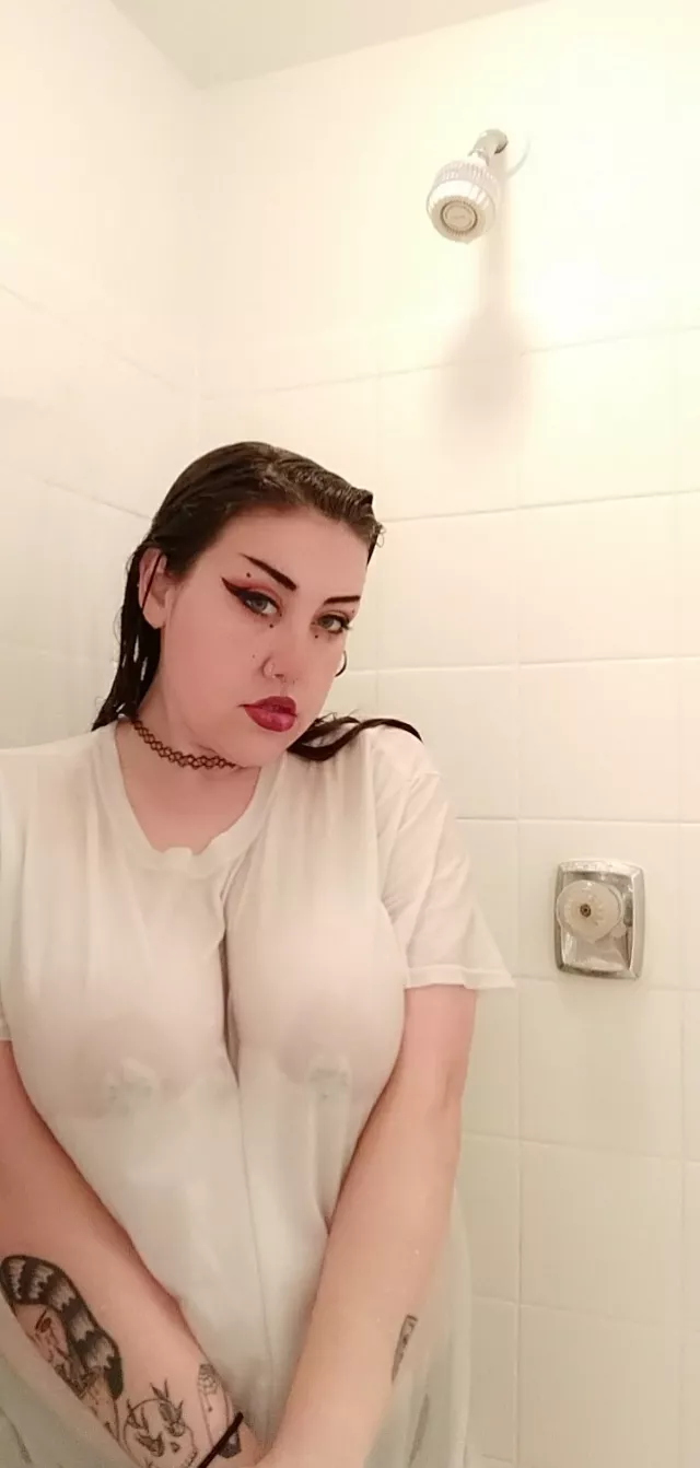 Its a little cold, will you warm me up with your big hands?🌡️ posted by HuunnyBee