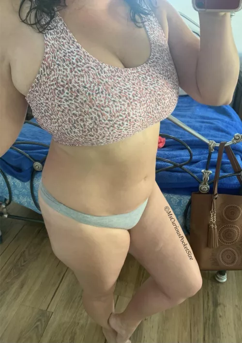 it’s a mismatched kinda day! Thought you needed to know by MsCuriousPocketSize