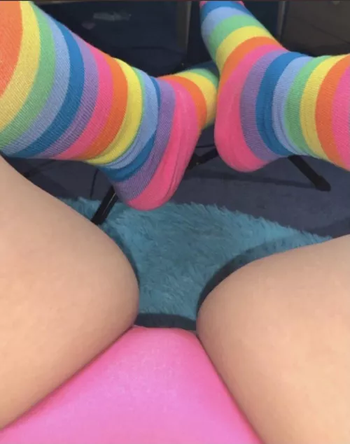 It’s a perfect head rest 😏 by localbabygurll