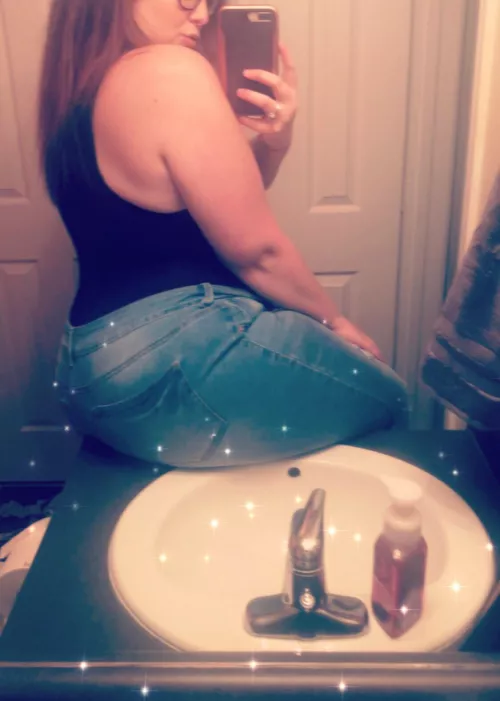 It’s almost Friday!! 🙌🏻🍾 What is everyone getting into this weekend? 😋💋 by txcouple24