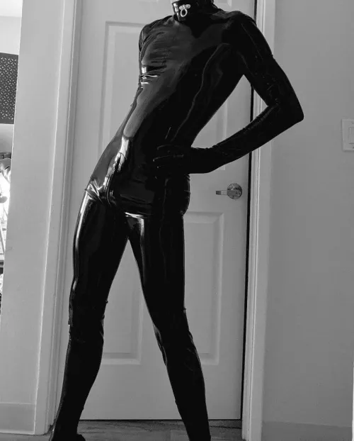 It's always a good day to wear latex (OC) by latexcite-me