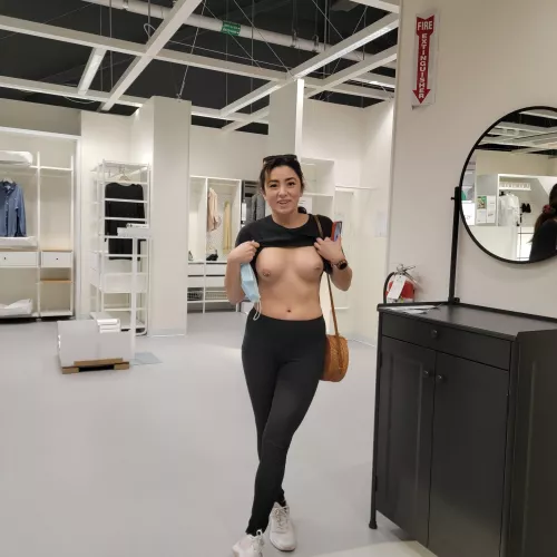 It's always busy at this store [IMG] by lacy_Kelly16