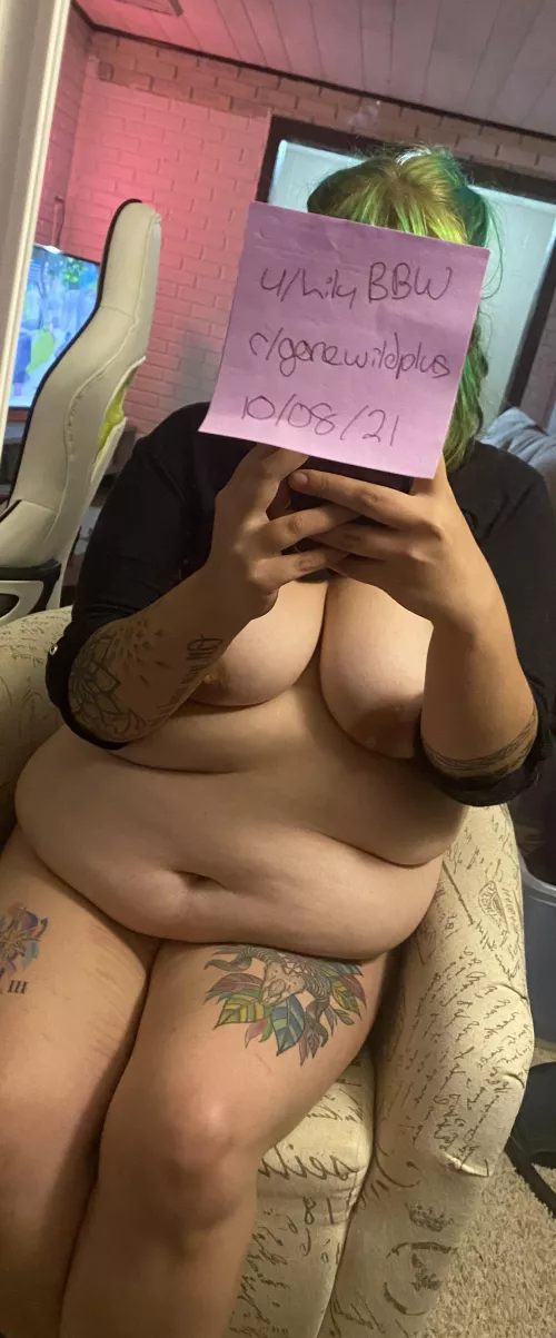 It’s been a while…. Glad to be back, guys and gals 💚 by LilyBBW