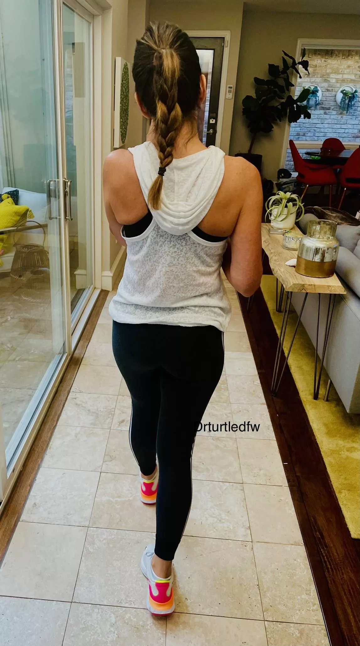 It’s been awhile. Would you pull my hair while pulling down leggings? 59(f) posted by drturtledfw