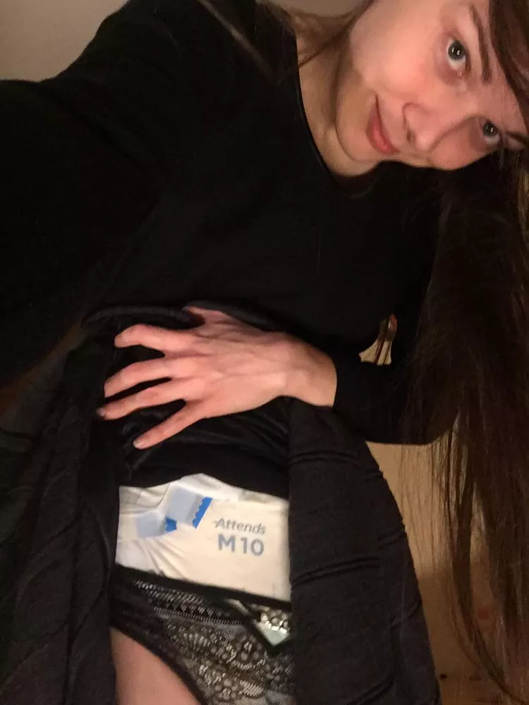 It's been so long since the last time i got into my little space. Anyone recognizes the vintage attends diapie?☺️ posted by LexannaLexi