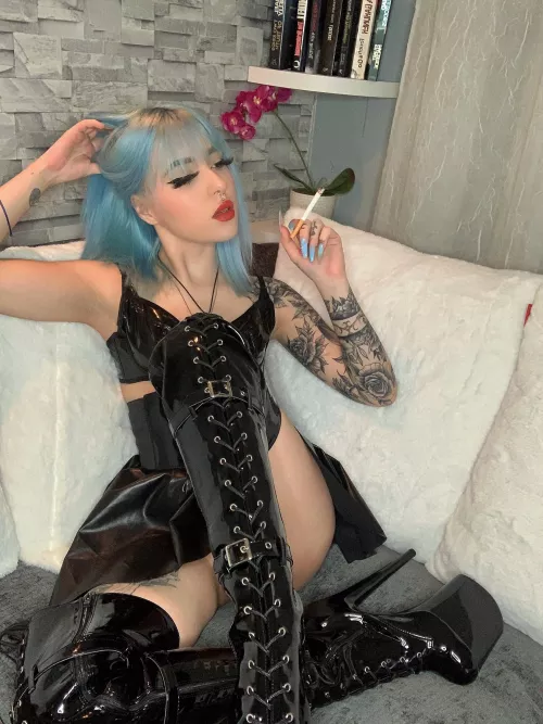 It’s Christmas and all you’ll be eating is my ash by notvicii