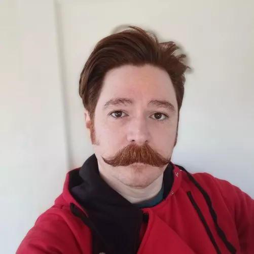 It's cold this morning, so actually needed a hoodie. by neverbeaspectator