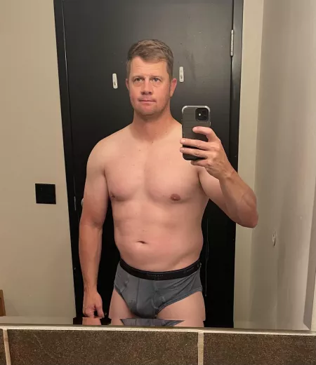 It’s Dad’s night at the gym by b_daddy_79