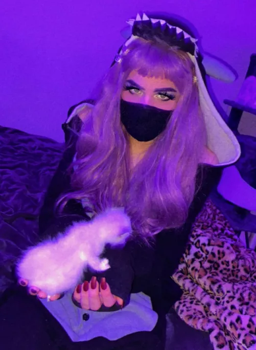 It's Dangerous To Go Alone... Take This😼 by FrootiCutie