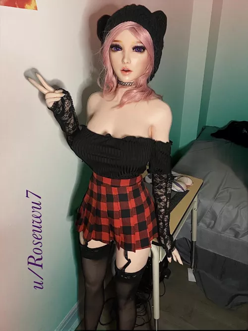 It’s Elizabeth’s one year anniversary with me and I’m so happy that she’s in my life. 💕 by Roseuwu7