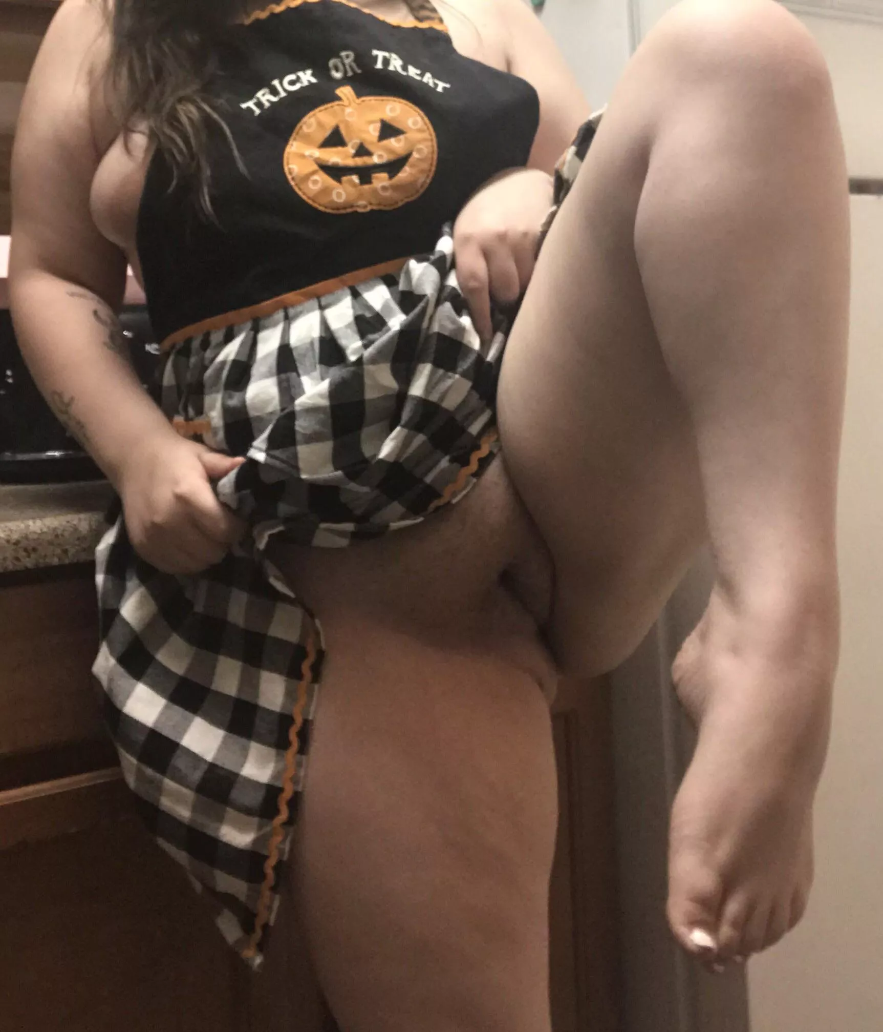 It’s finally October! Anybody wanna make halloween cookies with me? posted by jennakinky