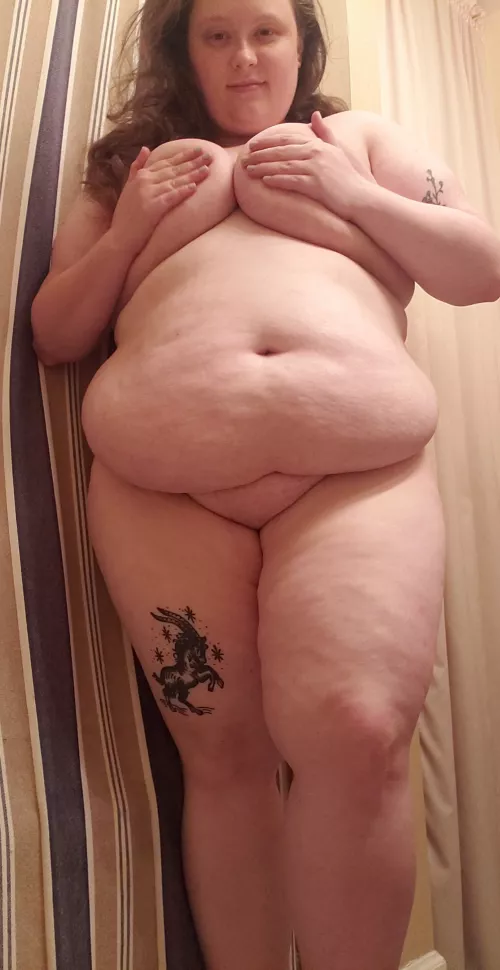 It's finally Saturday night by TigPaleBiddies