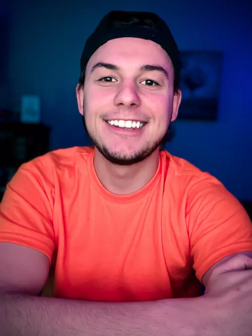 It's free sample day at Costco and I'm giving out good vibes 😎 😋 by Olicsander