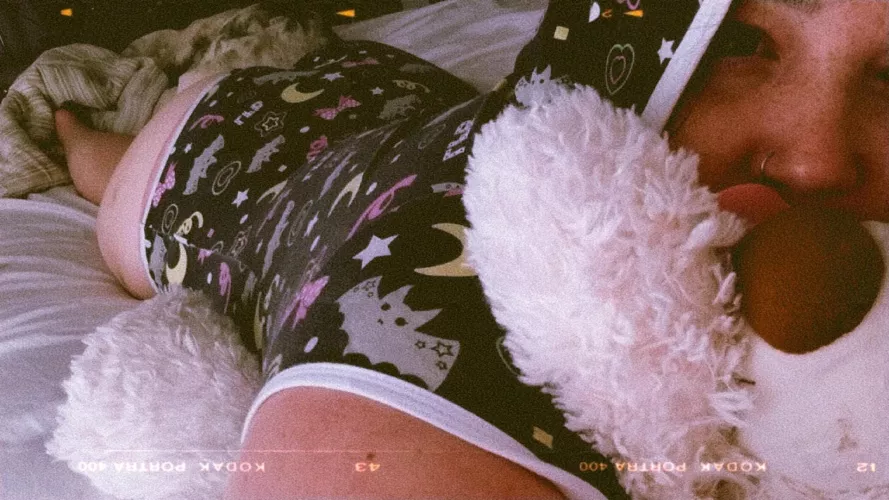 its frickin bats. i love halloween by curvygwthrowaway