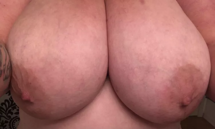 It’s Friday. It’s time to stop working and cuddle and fuck until Monday 😏 by SweetPeach_94