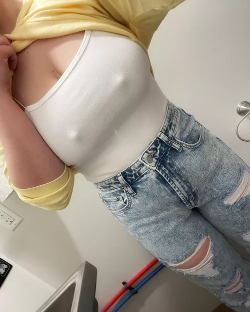 It’s getting chilly out, hopefully I don’t distract any customers by hunnyymustarddx