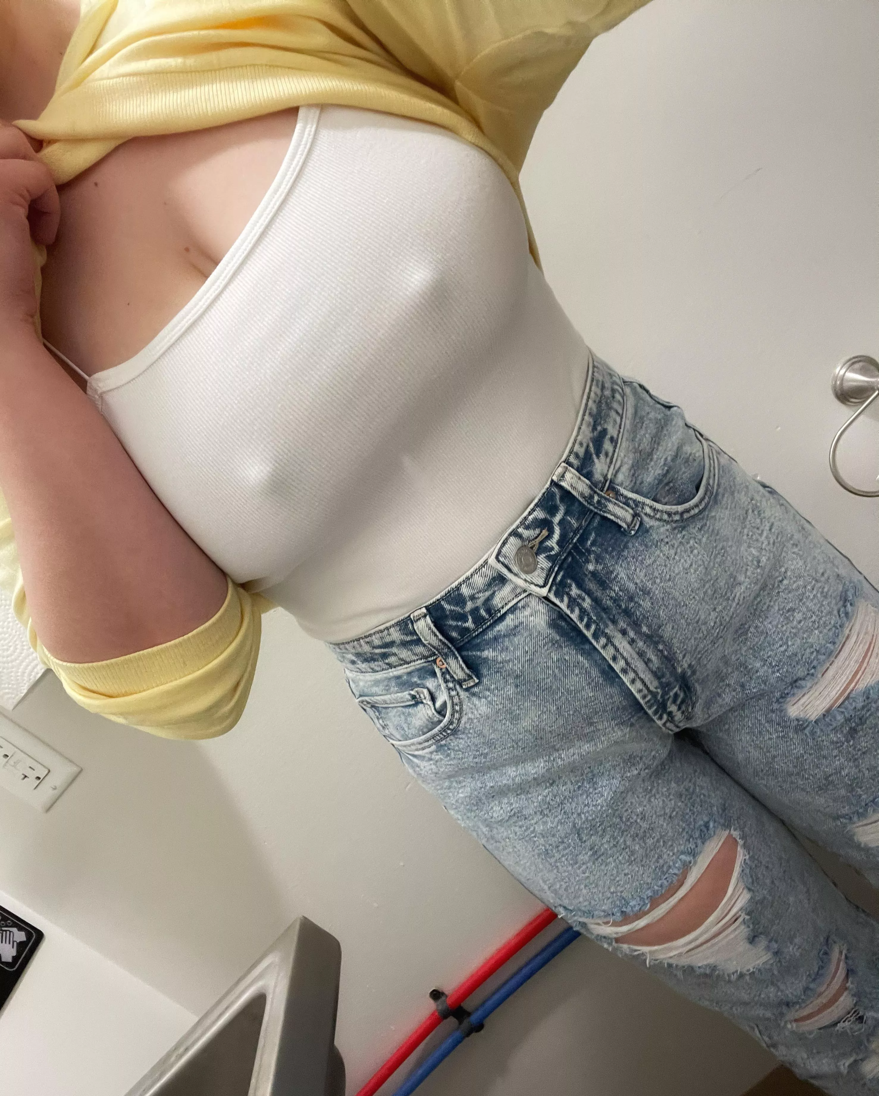 It’s getting chilly out, hopefully I don’t distract any customers posted by hunnyymustarddx