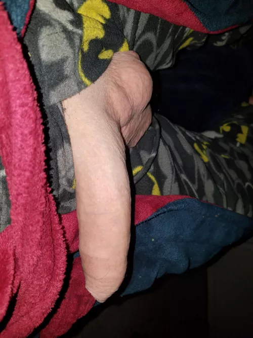 It's getting chilly. Wear a hoodie 😈 by throwawayoralplay