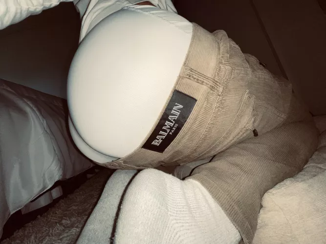 it's getting kinda fat 😈 by skgca