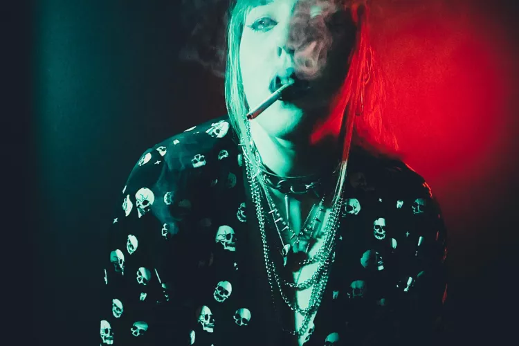 It’s getting very smokey in here… by MistressKomakino