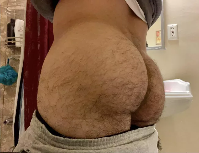 It’s grey sweatpants season. by eddie17buzz