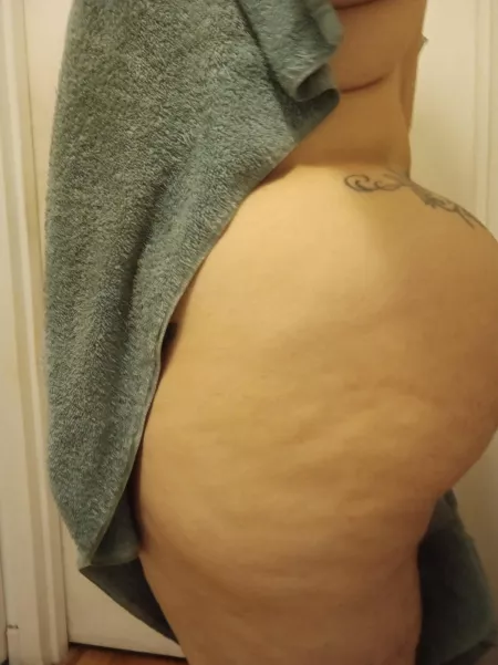 It's hard to look away isn't it? by SnooBananas2357