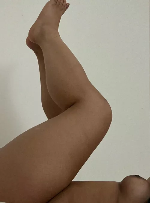 Its hump day and I’m ready for it by petitehuns