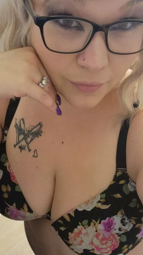 It's hump day. Let's get together. by teeheeforyou