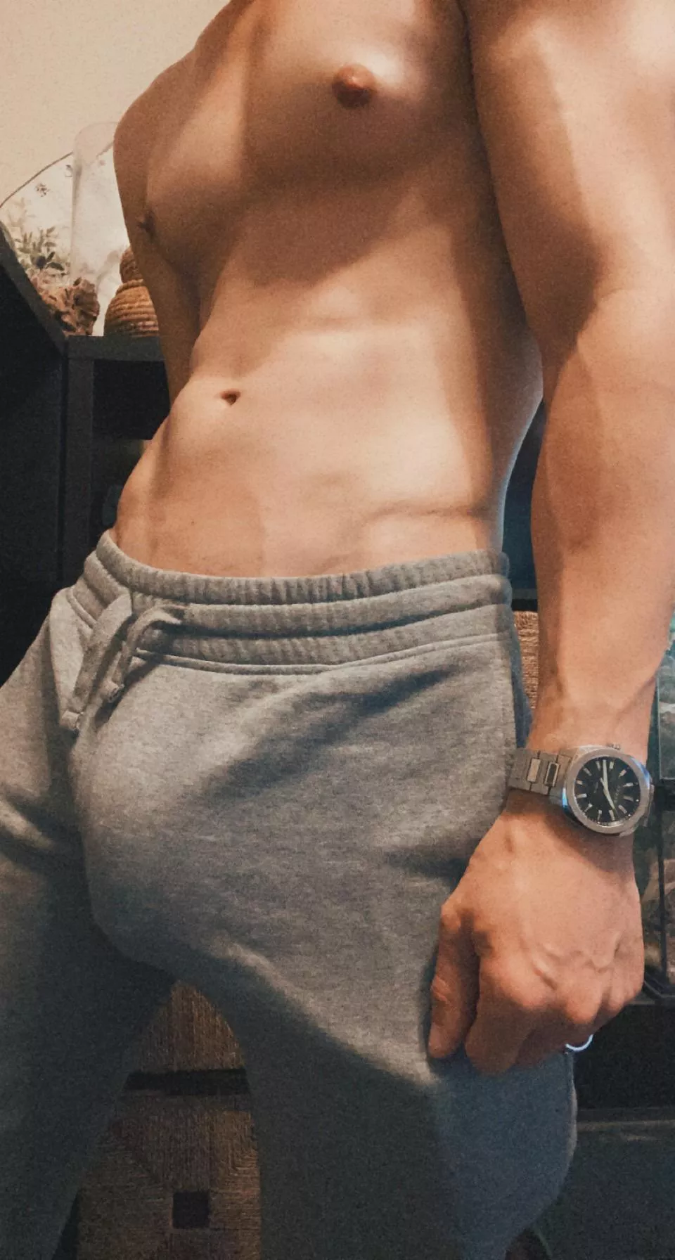 It’s just some grey sweats babe posted by jameszim17