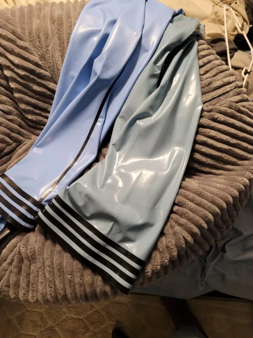 It's kinda nuts what a few years will do to the color of your latex 😳 by SweetheartLatex