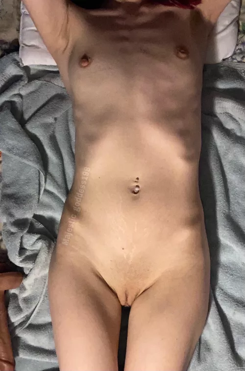 it’s late and I’m horny 😜 by Majestic__198