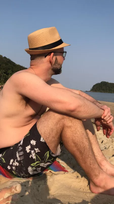 It's my cake day but I'm shy about showing my face. Hope the rest is enough to earn me some happy cake wishes 😋 by fmultimedia