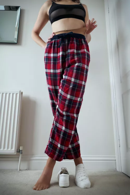 It’s not wearing comfies if you are not wearing pantyhose right?! 😏 x by the_soles_next_door