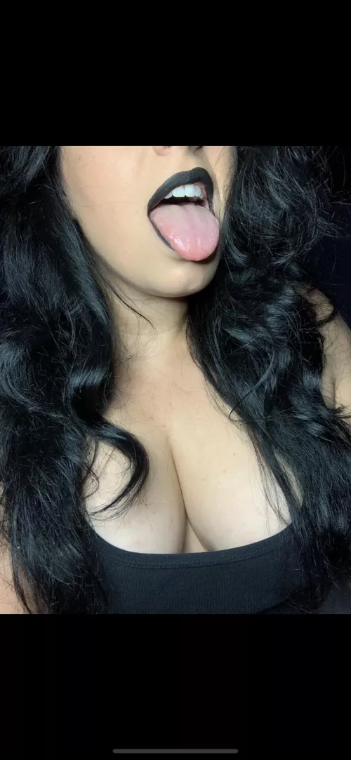 It’s open by JaxxxDaniels44