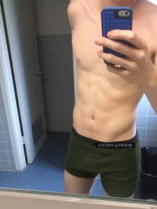 It’s pretty cold out there I should be wearing (m)ore clothes by lucisplayroom