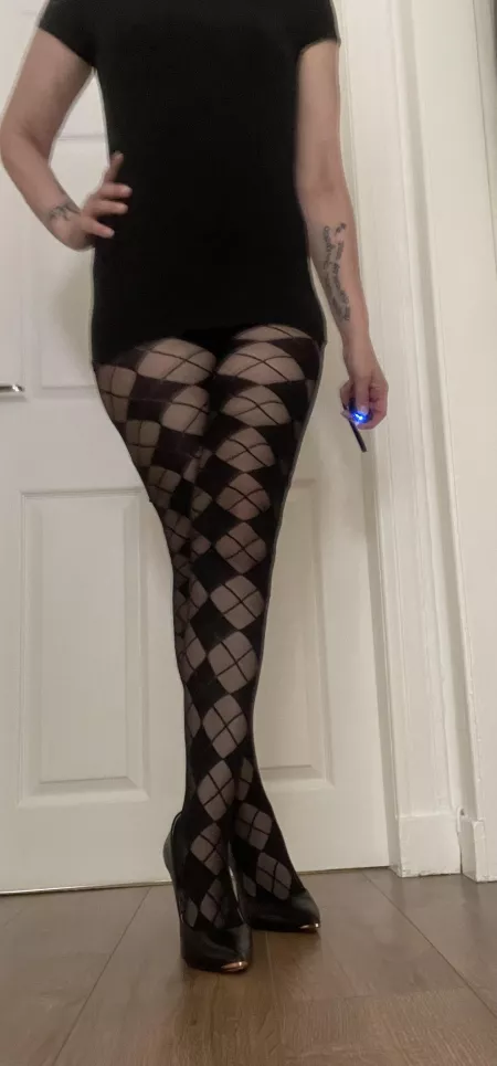 It’s rude not to stare😘 by Misstights