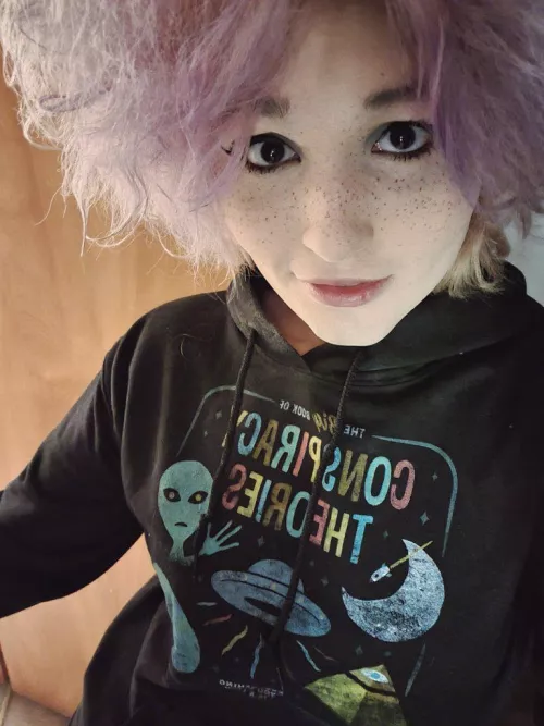 its SOOO cold outside rn >.< anyone wanna earm me up?? by b0rkab0i