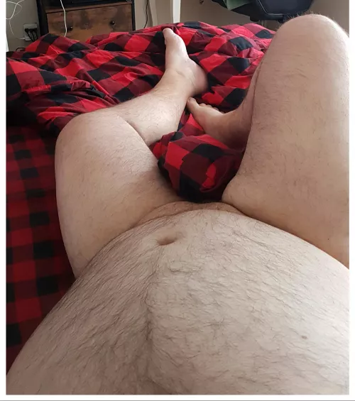 Its Sunday. Cold, windy + raining. Perfect day to hibernate in bed watching movies..who's joining me? by Kootnybehr