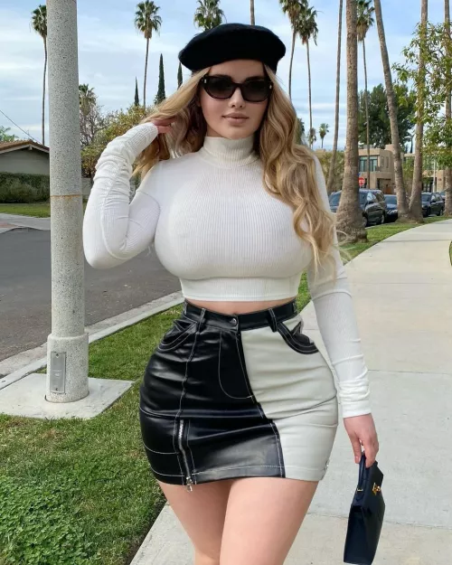 It's sunny and busty outside by chriss_66