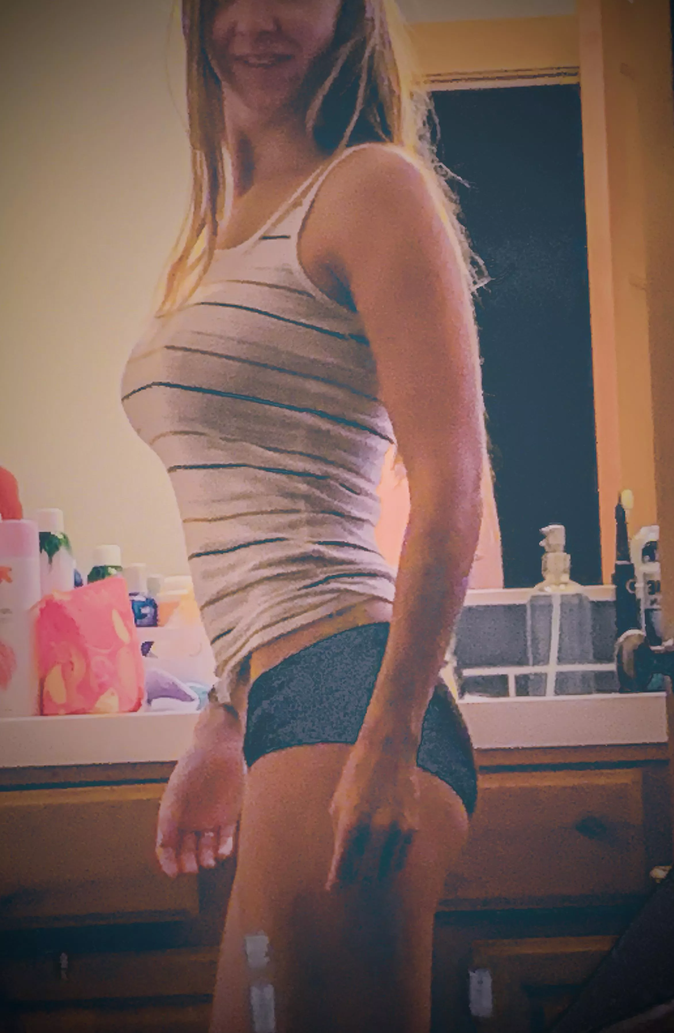 It’s the early morning look 😍 posted by Your_Nerdy_Bull