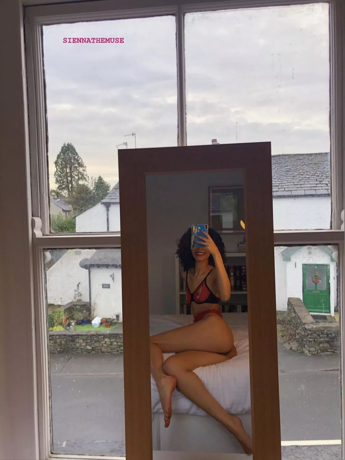 it’s the Maasai in me 🤷🏽‍♀️🙌🏾 posted by SiennaTheMuse