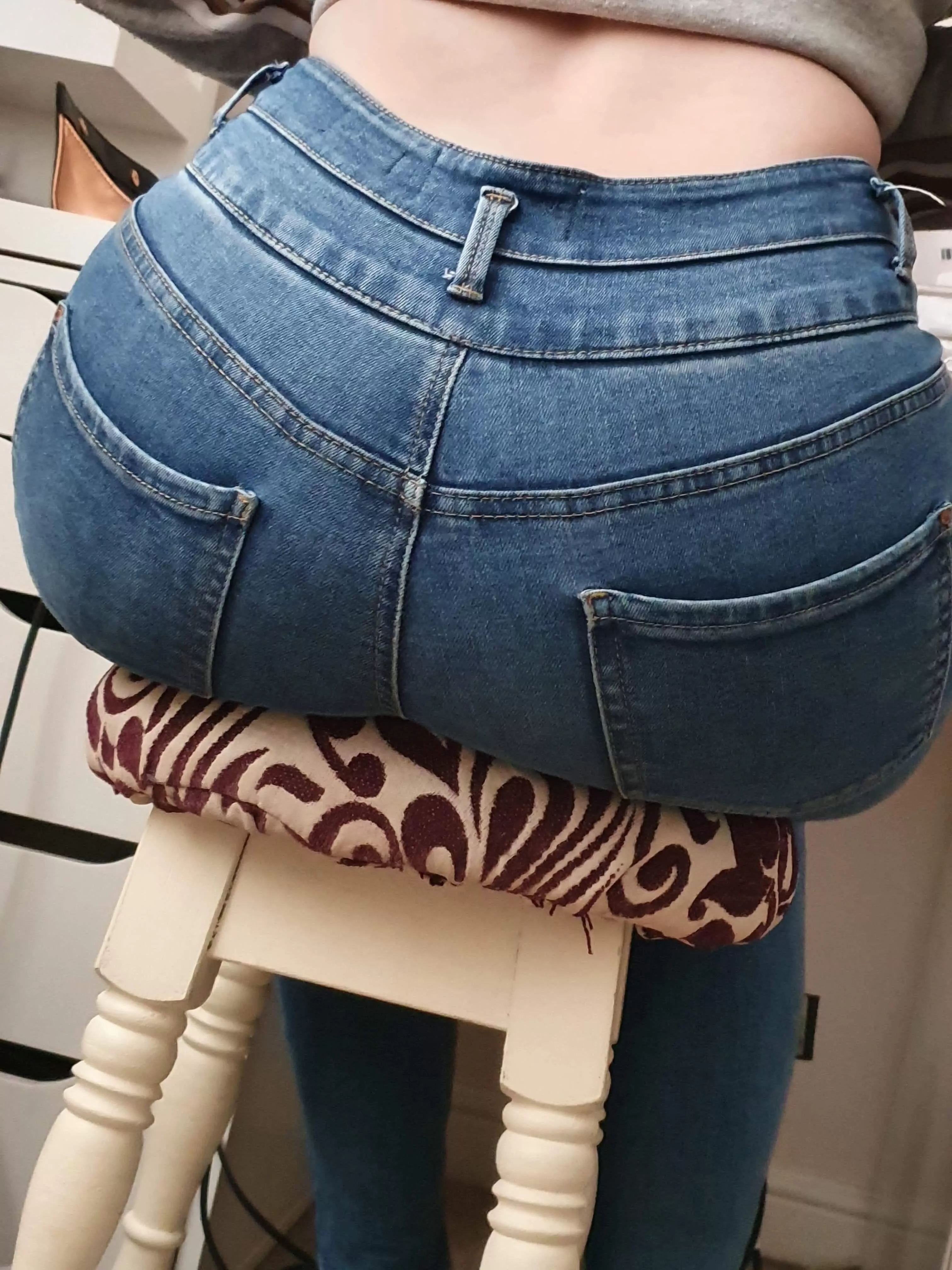 It’s this round without jeans on too posted by Cum4Charlie