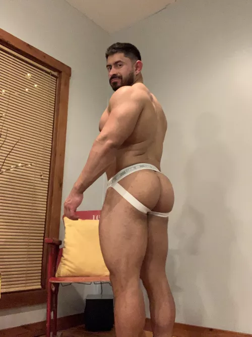 It’s turning into a muscle peach. 🍑 by mateomuscle69