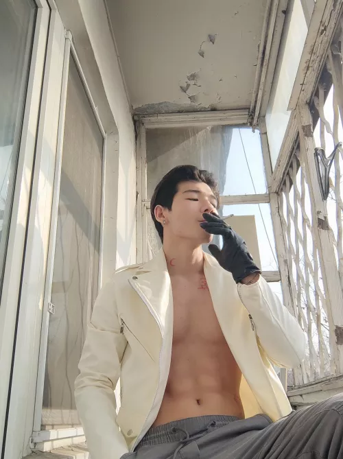 It's winter, but I still wanted to do a cigarette photo. by Anshiie