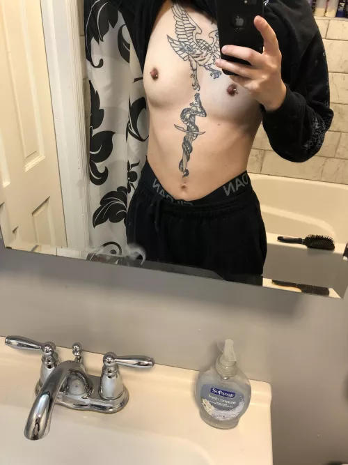 Itty bitty by vreeslewe