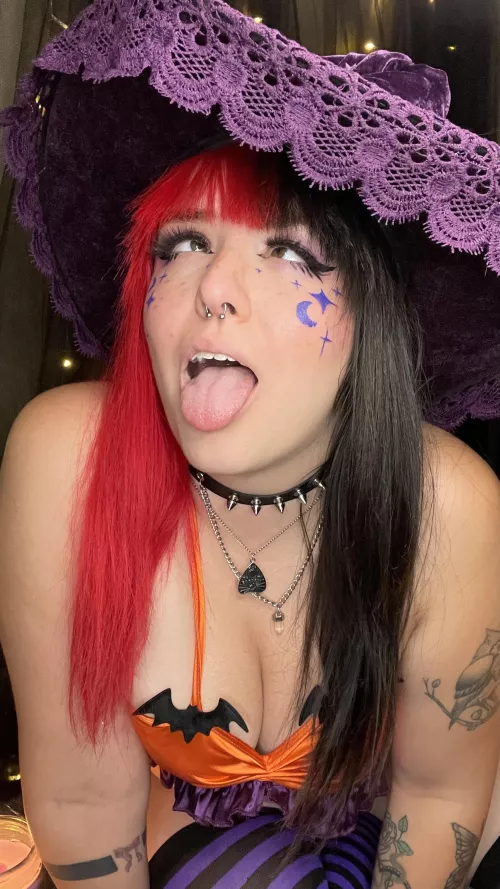 Iv been a good witch, dont I deserve a treat? by Gummyghostgirl